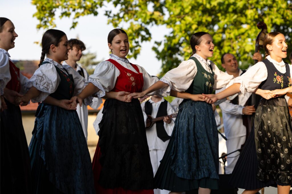 10. Folklorašić
