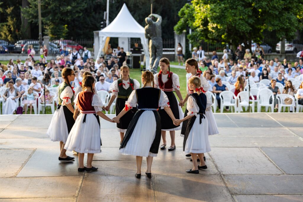 10. Folklorašić
