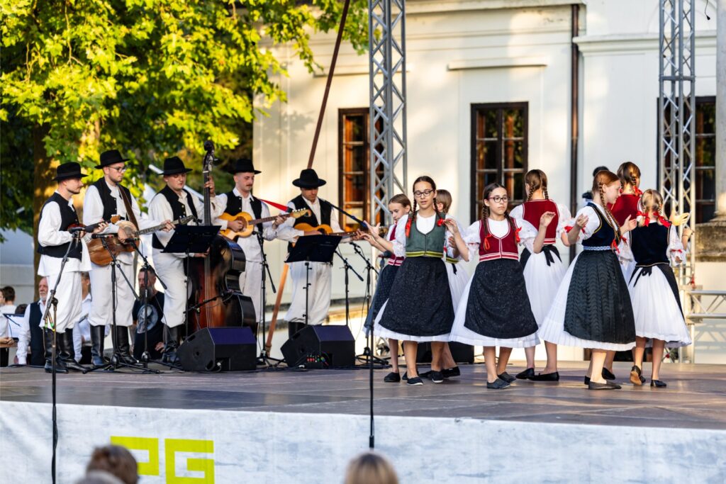 10. Folklorašić