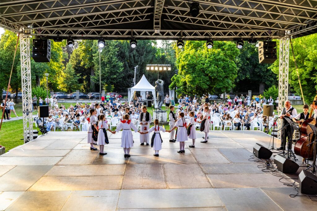 10. Folklorašić