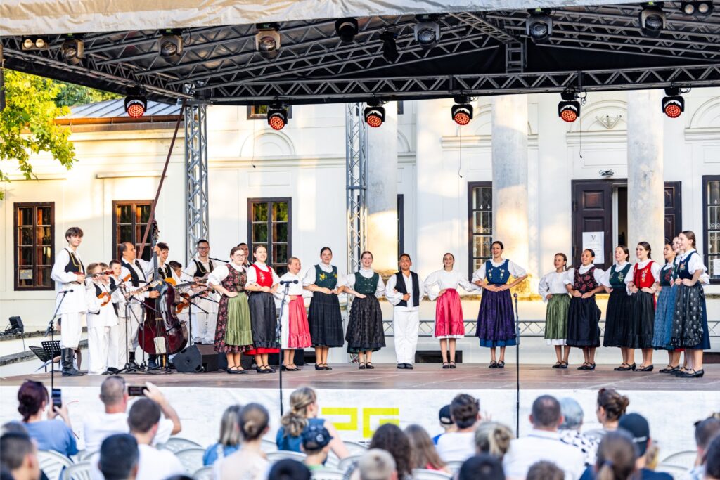 10. Folklorašić