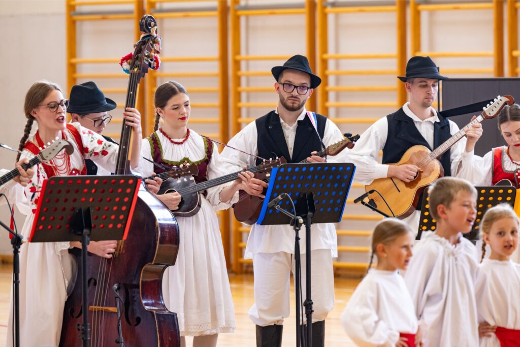 11. Folklorašić