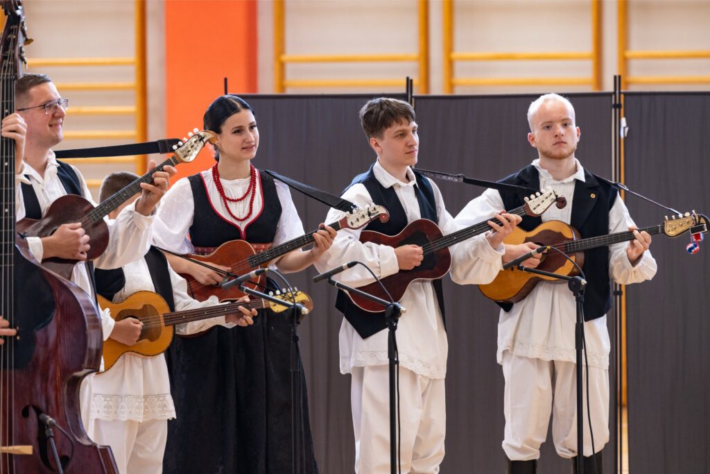 11. Folklorašić