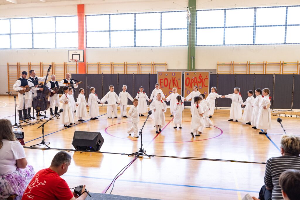11. Folklorašić