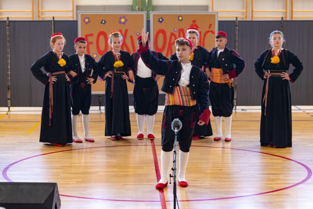 11. Folklorašić