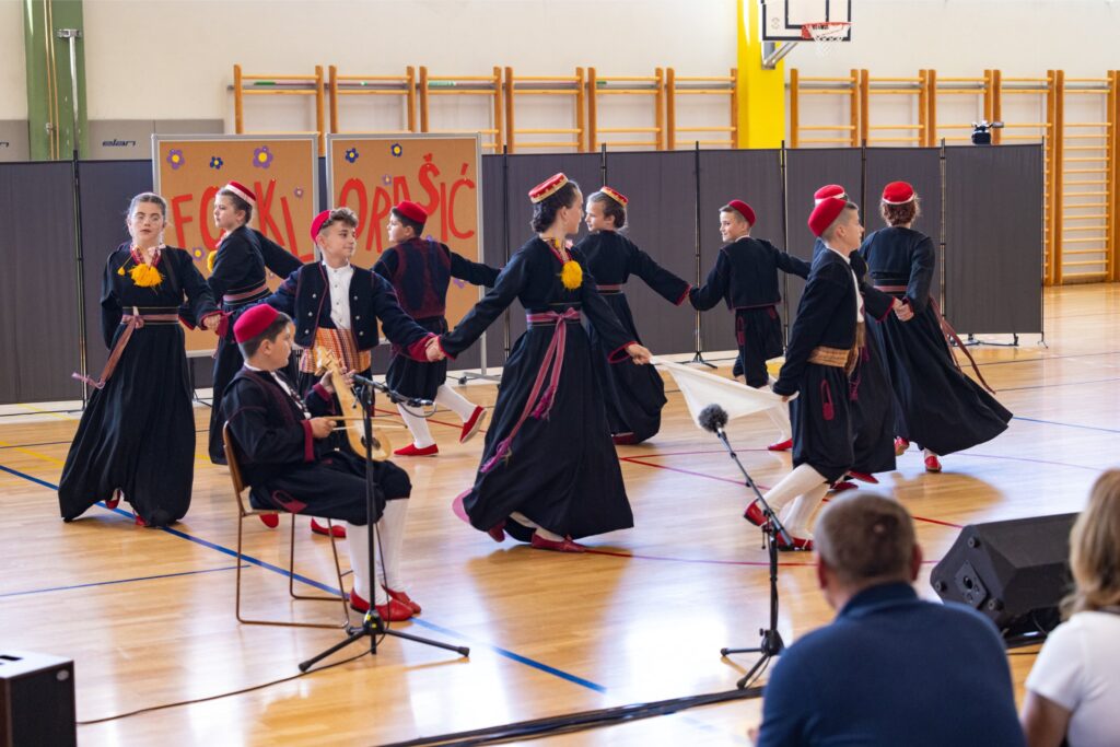 11. Folklorašić