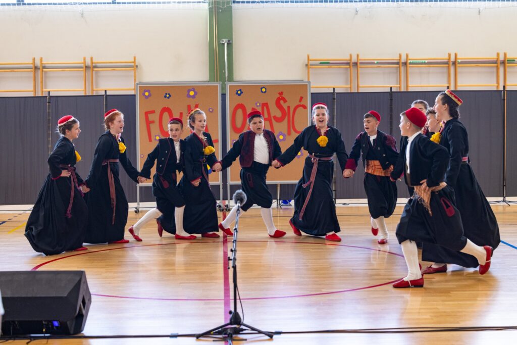 11. Folklorašić