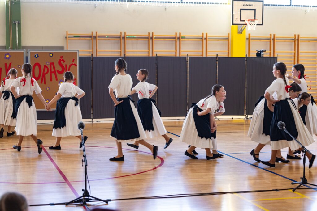 11. Folklorašić