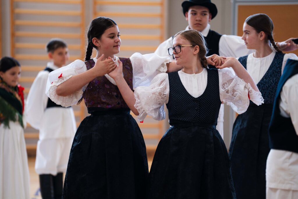 12. Folklorašić