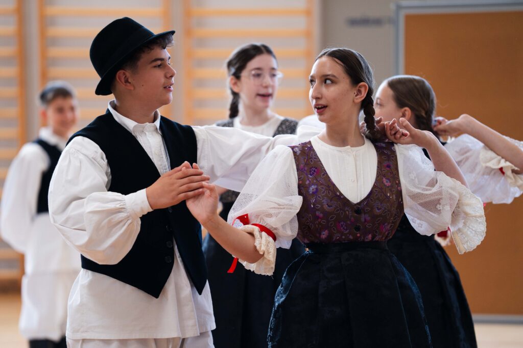 12. Folklorašić