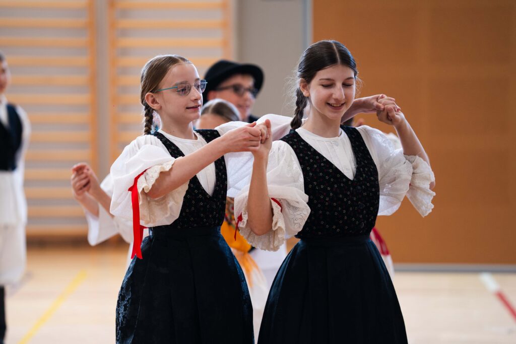 12. Folklorašić