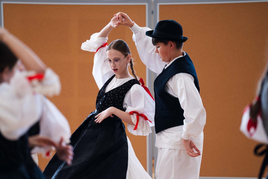 12. Folklorašić