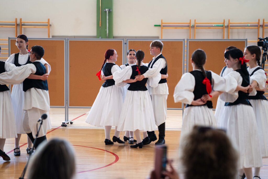 12. Folklorašić