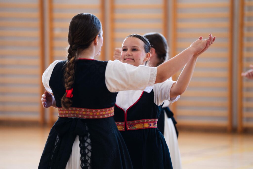 12. Folklorašić