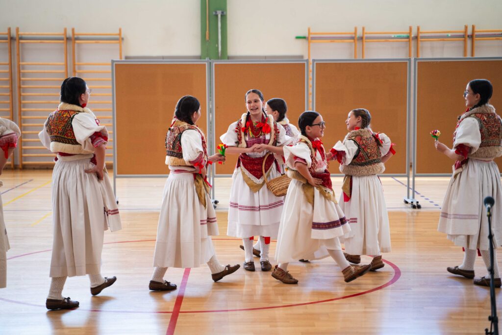 12. Folklorašić