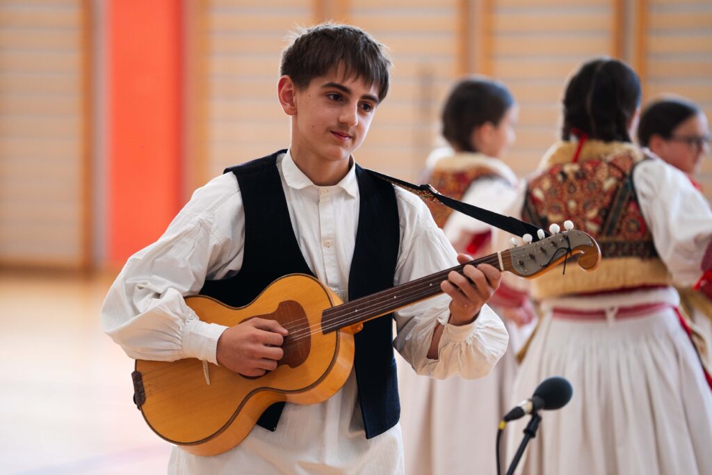 12. Folklorašić
