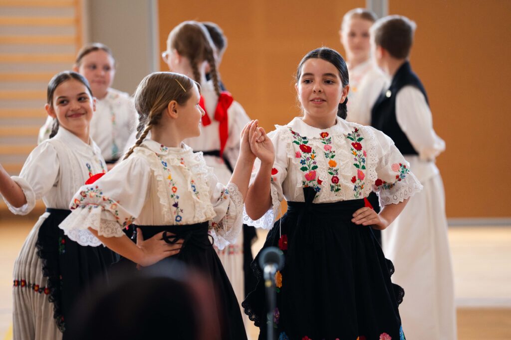 12. Folklorašić