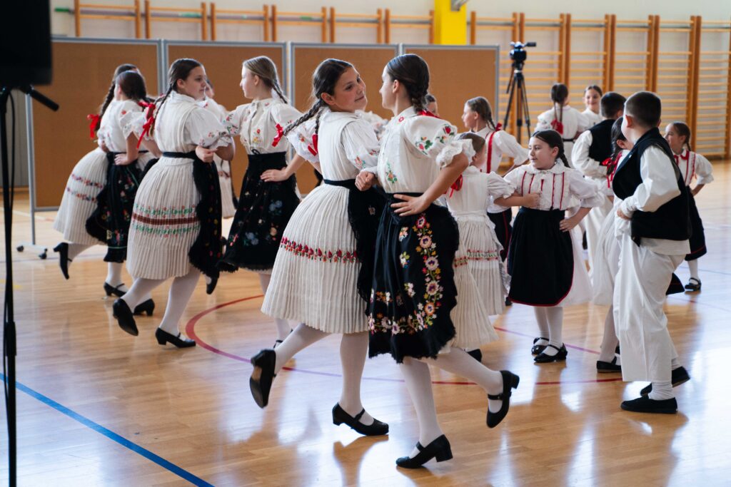 12. Folklorašić
