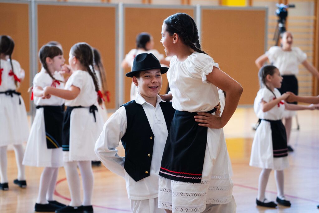 12. Folklorašić