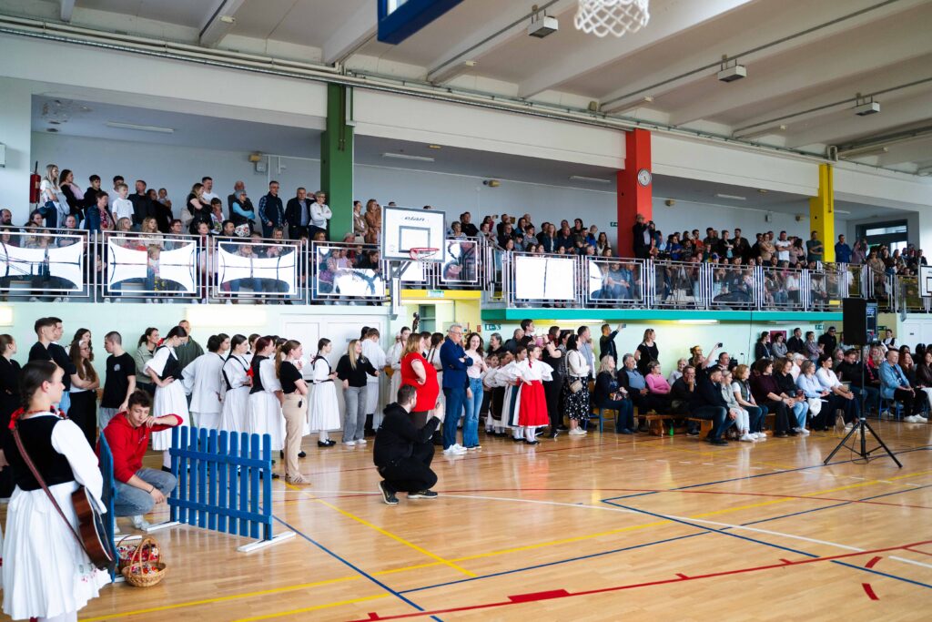 12. Folklorašić