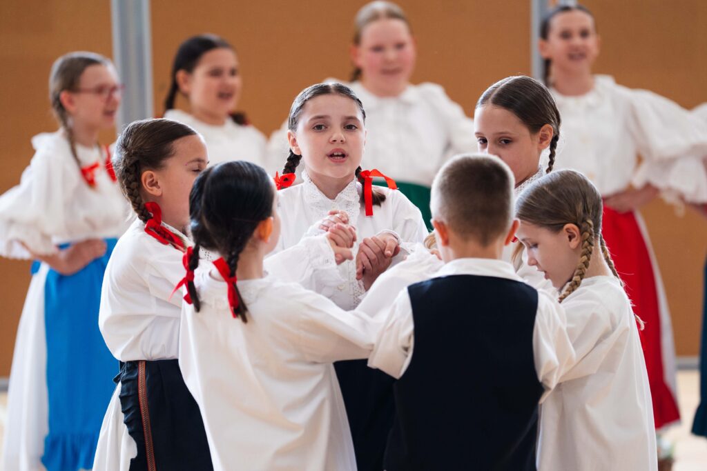12. Folklorašić