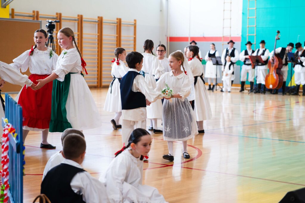 12. Folklorašić