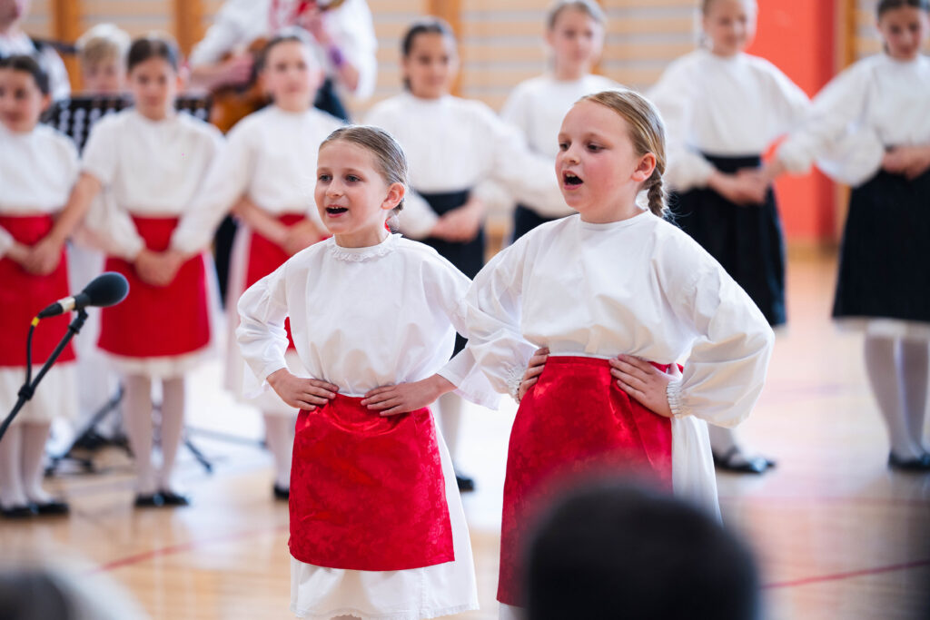 12. Folklorašić