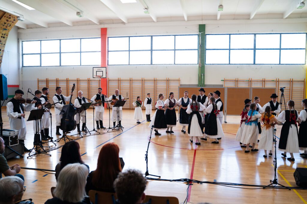12. Folklorašić