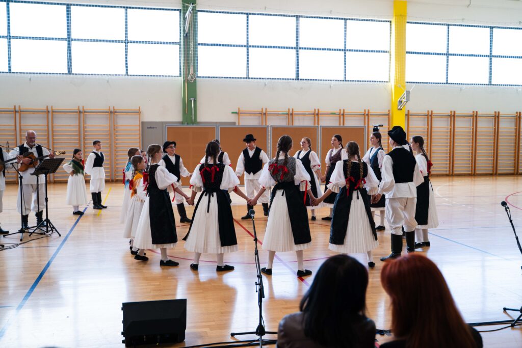 12. Folklorašić